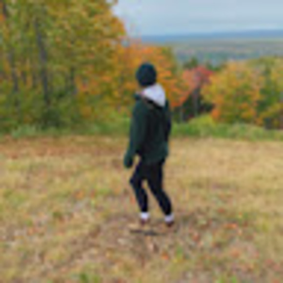 Meet your Posher, Emily - Picture 1 of 1